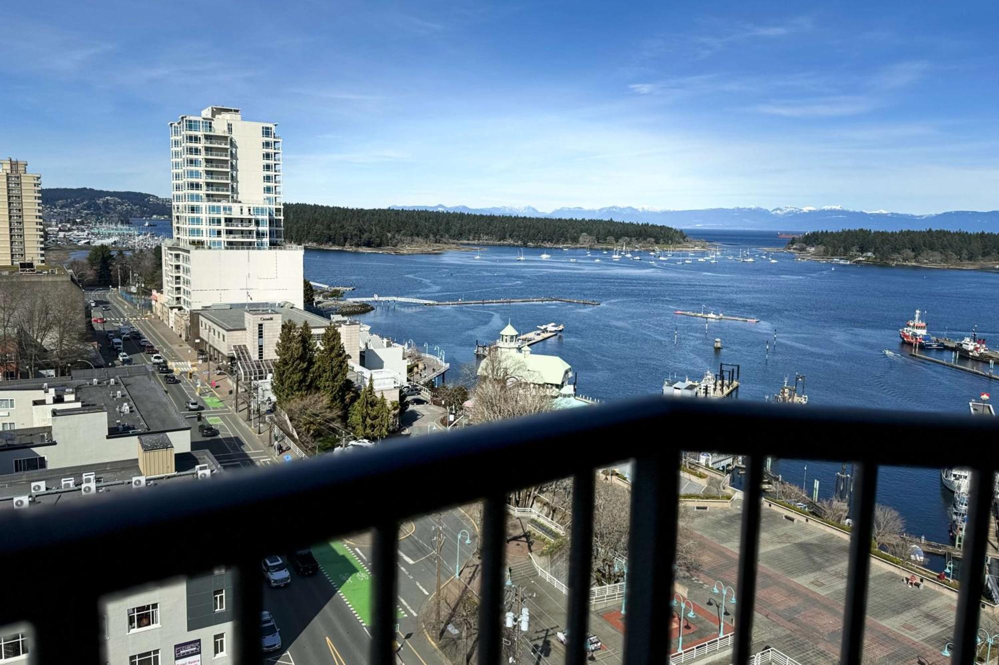 Coast Bastion Hotel Nanaimo Exterior photo